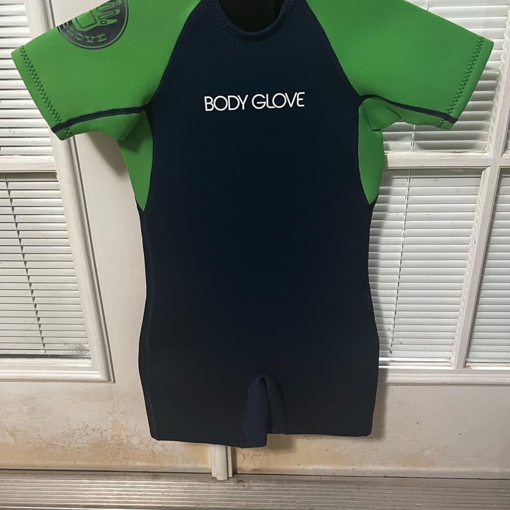 Body Glove Childs Springsuit. Sz Large.